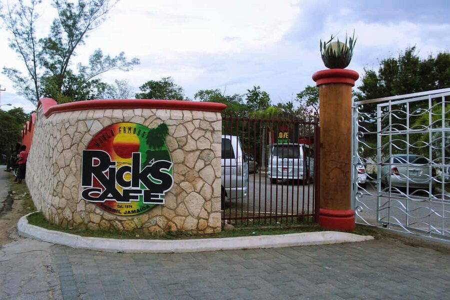 From Falmouth/Ocho Rios: Negril Beach and Catamaran Cruise - Rick’s Cafe and the Negril cliffs