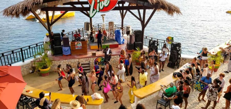 From Negril/Palladium: Negril Beach and Ricks Cafe Tour - Leaving your hotel for Negril