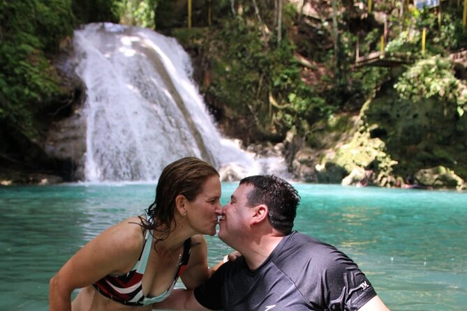 Full-Day Tour of Blue Hole and Dunn's River Falls, Including Fees - Dunn’s River Falls: a climb through living water