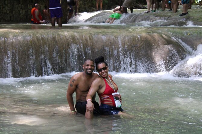 Full-Day Tour of Blue Hole and Dunn's River Falls, Including Fees - Practical tips for a smoother day