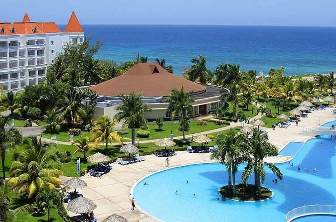 Grand Bahia Principe Hotel Airport Transfer - What the private ride feels like