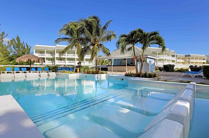 Grand Palladium and Lady Hamilton Private Airport Transfer - One-way or round-trip planning