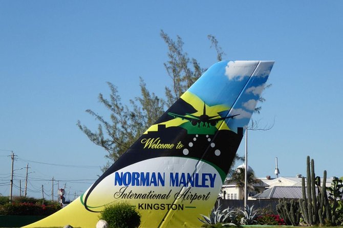 Group Private Kingston Airport Transfers (4 - 9 Persons) - What the service is like for groups of four to nine