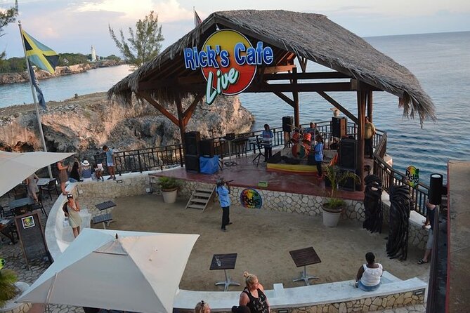 Half-Day Private Guided Ricks Café & Negril Seven Mile Beach Tour - One Hour on Seven Mile Beach
