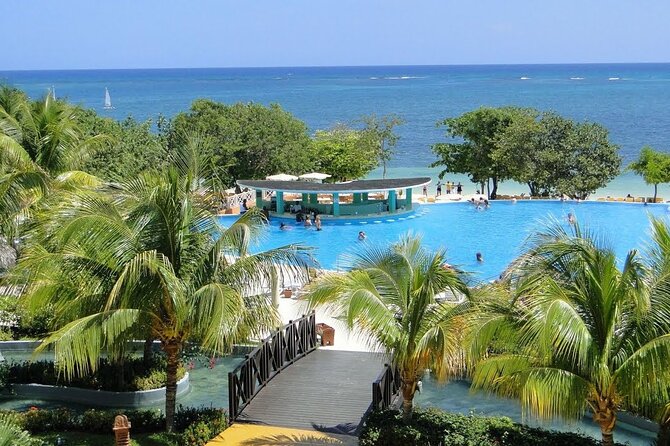 Iberostar Rose Hall Private Airport Transfer - One-way or round-trip service