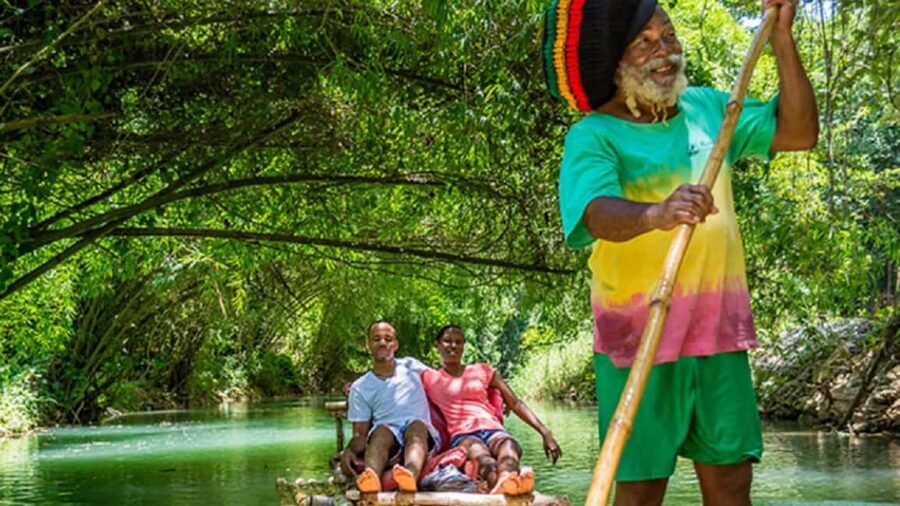 Jamaica: Bamboo Rafting on the Martha Brae - A quiet start at Rafter’s Village