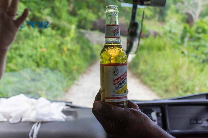 Jamaica Foodie and Cultural Experience & Konoko Falls Ocho Rios - Shopping and the final stop at the jerk center