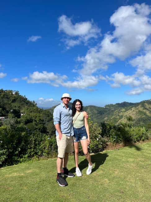 Kingston Blue Mountains Tour with Coffee Tasting - Walking through the coffee farm