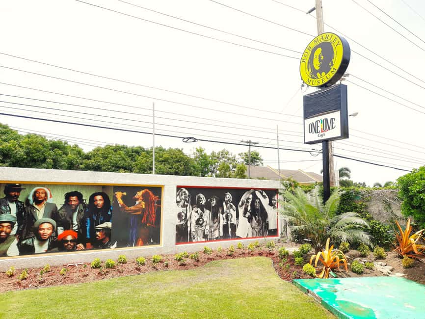 Kingston: Bob Marley Museum Tour from Kingston - Entering Bob Marleys Kingston home