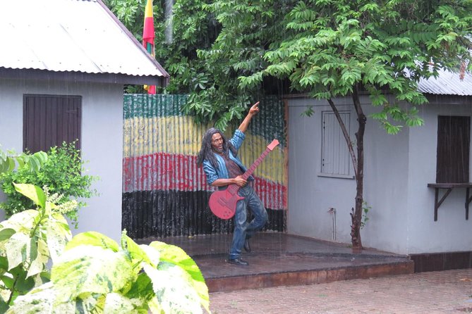 Kingston City Tour (starting in Kingston) - UWI Mona, where plantation remains meet modern Jamaica