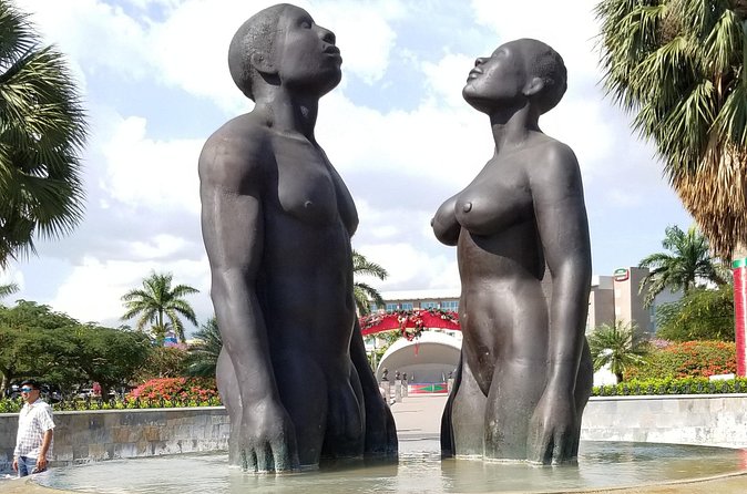 Kingston Day Tour with Bob Marley Museum Experience from Ocho Rios - National Heroes Circle and Jamaica’s public memory