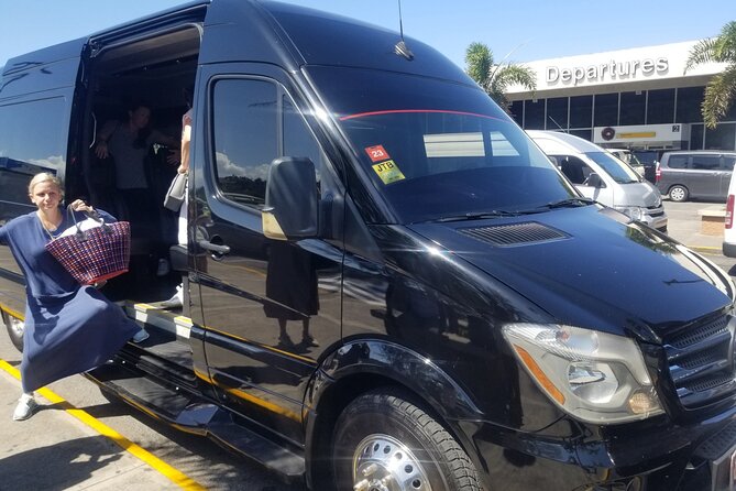 Luxury MBJ Airport Transfer to Montego Bay Hotels - Luxury transport and the Mercedes example