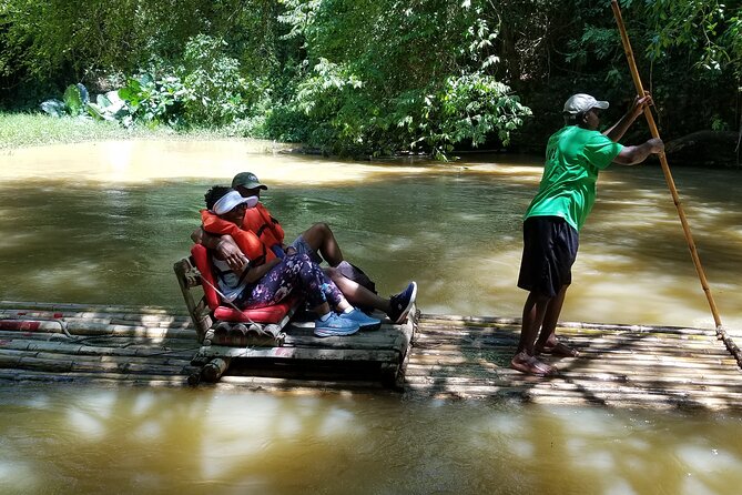 Martha Brae Rafting Ocho Rios, Runaway Bay, Falmouth&Montego Bay - The 30-foot bamboo raft and your captain
