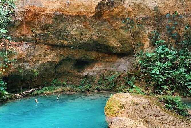 Martha brea rafting and blue hole “COMBO TOUR”from montegobay - Private transportation with Travis