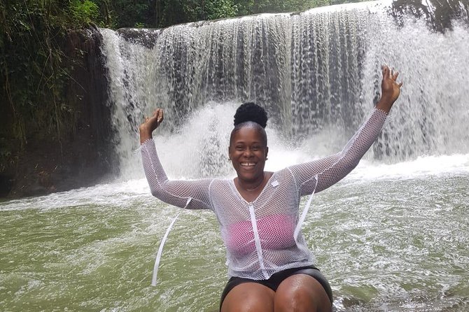 MBJ - Hotels in Ocho Rios - Leaving Montego Bay Airport without the taxi scramble