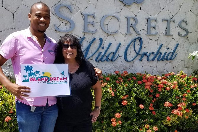 Montego Bay Airport Private Taxi: Secrets St James/ Wild Orchid - Leaving Sangster Airport without the usual hassle