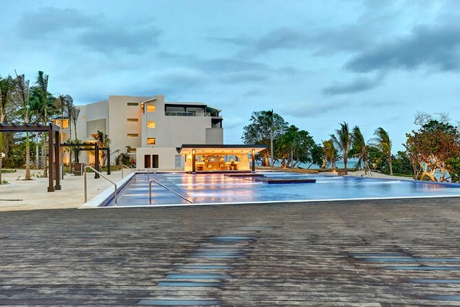 Montego Bay Airport Private Taxi to Royalton Negril - How to make the airport meeting easy