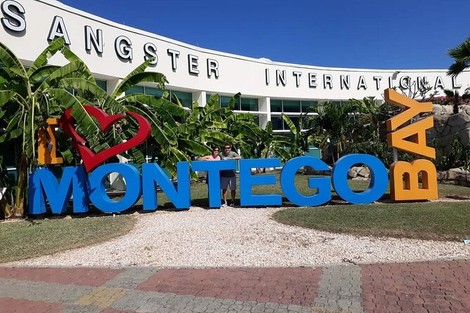 Montego Bay Airport Private Transfer to Hotels in Montego bay - A 15 to 20 minute ride to your hotel