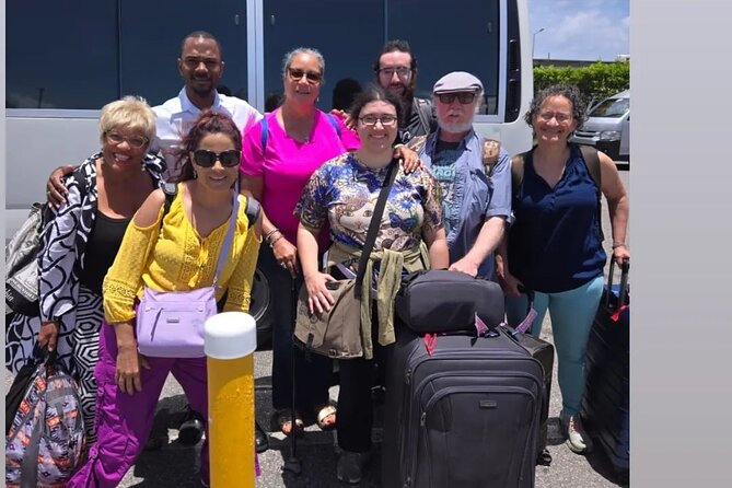 Montego Bay Airport Round Trip Transfer - A Local Conversation Instead of a Silent Ride
