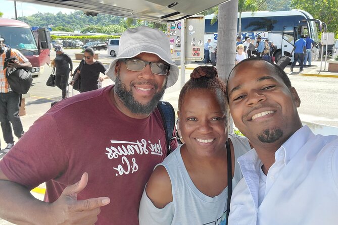Montego Bay Airport Transfer to Hotels in Ochi Rios - Private transport compared with a shared ride