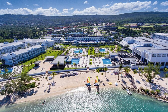 Montego Bay Airport Transfer to Montego Bay and Falmouth Hotels - Flight tracking matters when plans go wrong