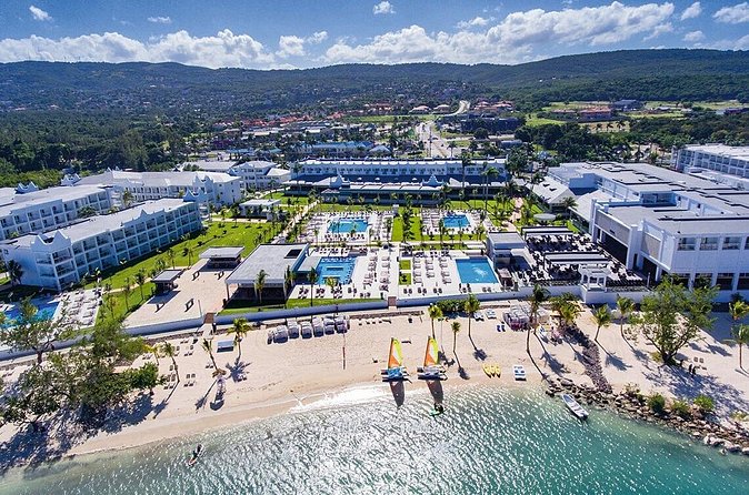 Montego Bay Airport Transfer to Montego Bay and Falmouth Hotels - The return trip to Montego Bay Airport