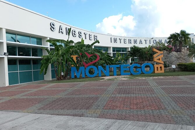 Montego Bay Airport Transfer to Ocho Rios and Runnaway Bay Hotels(Private) - What the private vehicle adds to the experience