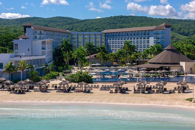 Montego Bay Airport Transfers to Hotels in Falmouth/ Trelawny - Comfort, safety, and group size
