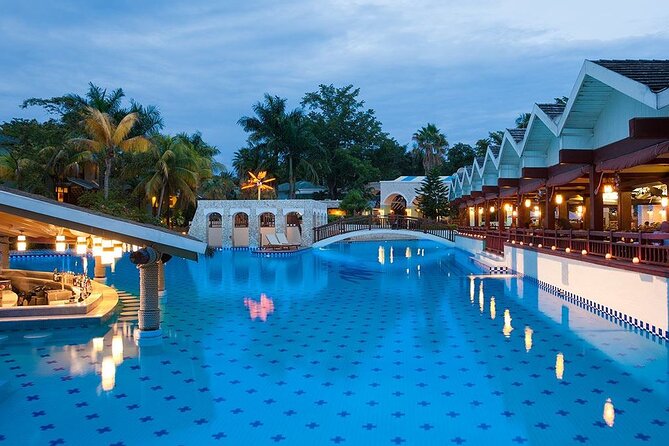 Montego Bay Airport Transfers to Negril Hotels Jamaica - Meeting your driver at Sangster International Airport