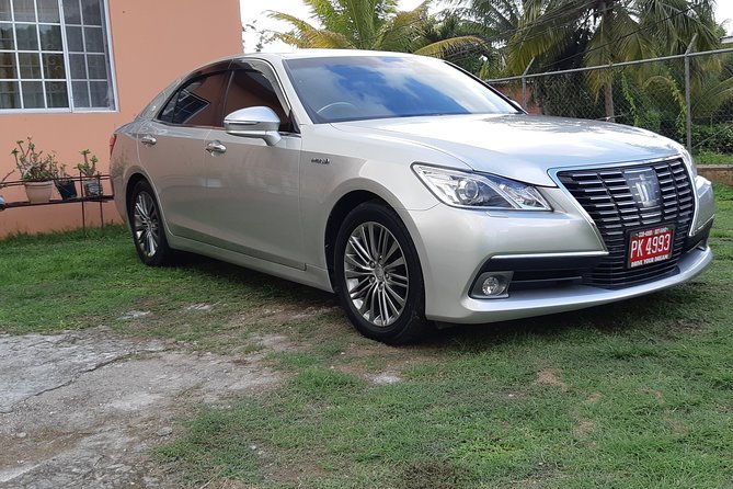 Montego Bay Airport Transfers to Negril Hotels - Lunch, supplies, and photo stops
