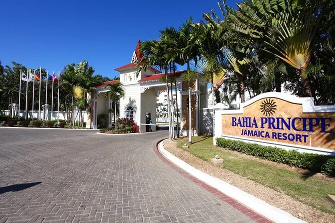 Montego Bay Bahia Principe Grand Jamaica Private Airport transfer - The private vehicle and what it means for your ride