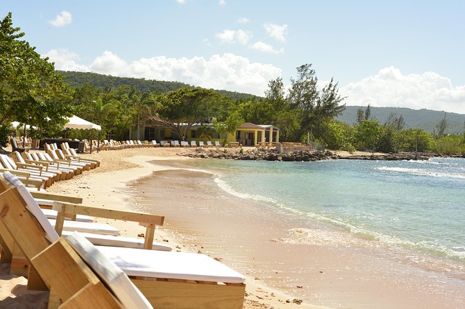 Montego Bay: Bamboo Beach Club VIP Access with Lunch & Cocktails - What the day at Bamboo Beach Club feels like