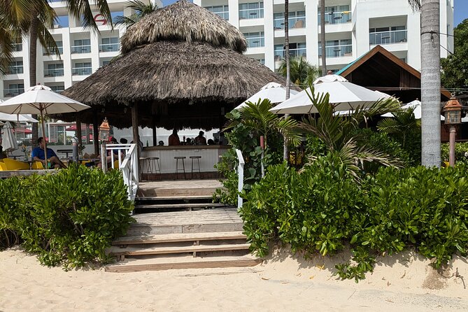 Montego Bay Beach Break and Highlight - Sam Sharpe Square: a fast look at the city center