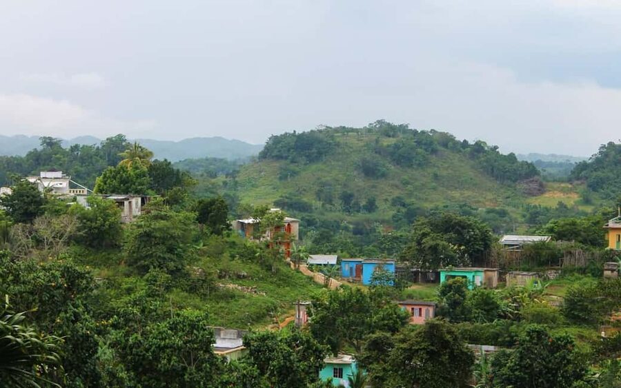 Montego Bay: Bob Marley Tour to 9 Mile, St. Ann - A mausoleum with spiritual meaning