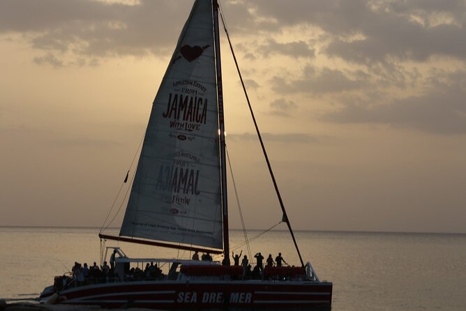 Montego Bay Catamaran: Snorkel Tour with Open Bar & Reggae DJ - What the open bar includes