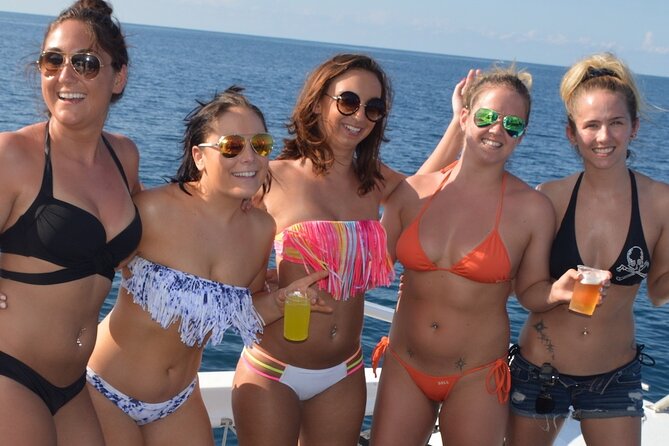 Montego Bay Catamaran: Snorkel Tour with Open Bar & Reggae DJ - Reggae, Soca, and the dance lesson