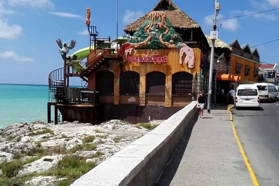 Montego Bay: City Highlights and Souvenir Shopping Tour - From Spring Farm homes to the Rose Hall resort corridor