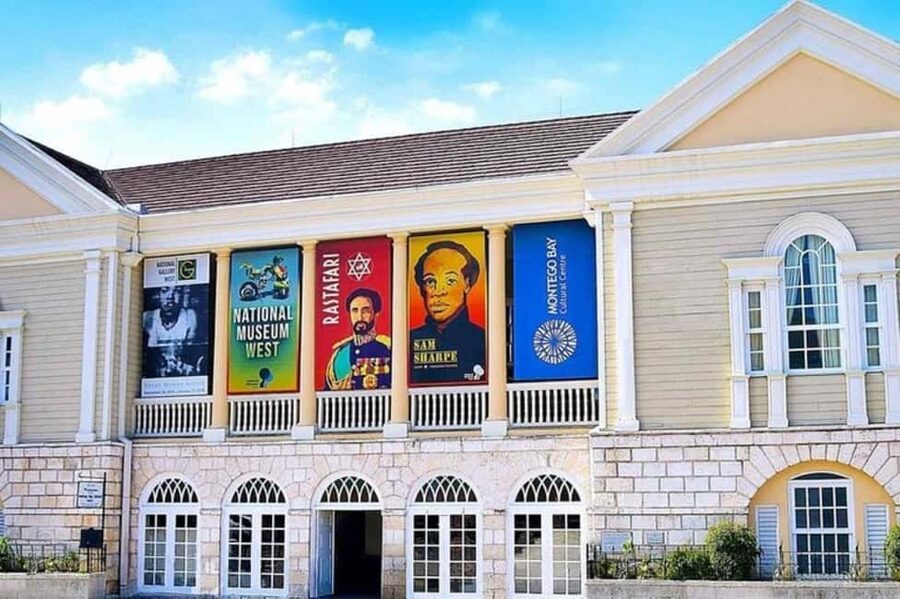 Montego Bay: City Highlights and Souvenir Shopping Tour - The guides can make or break the two hours