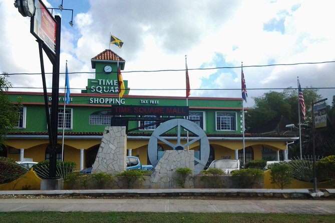 Montego Bay Excursion Negril 7 Miles Beach, Rick's Cafe and Time Square Shopping - Margaritaville for lunch and easy entertainment