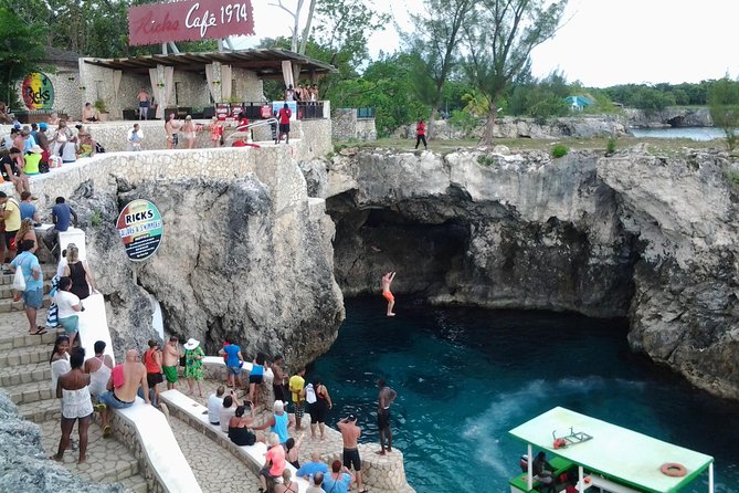Montego Bay Excursion Negril 7 Miles Beach, Rick's Cafe and Time Square Shopping - What the $135.50 price really covers