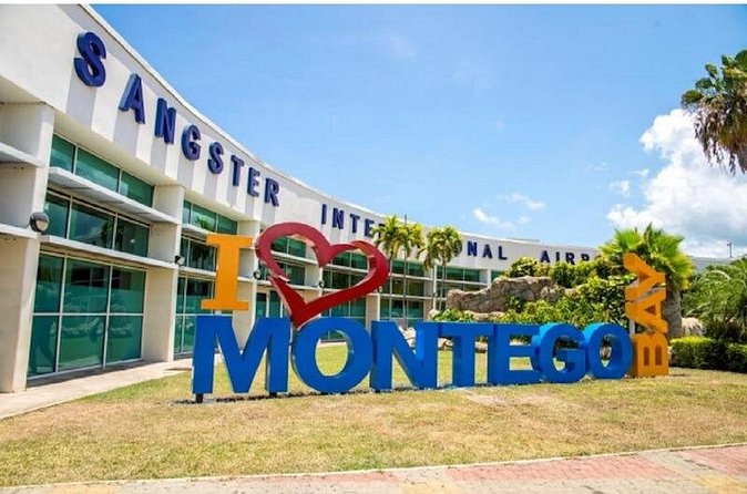 Montego Bay Hotels Private Airport Transfer to Sangster International (MBJ) - Luggage assistance and comfort
