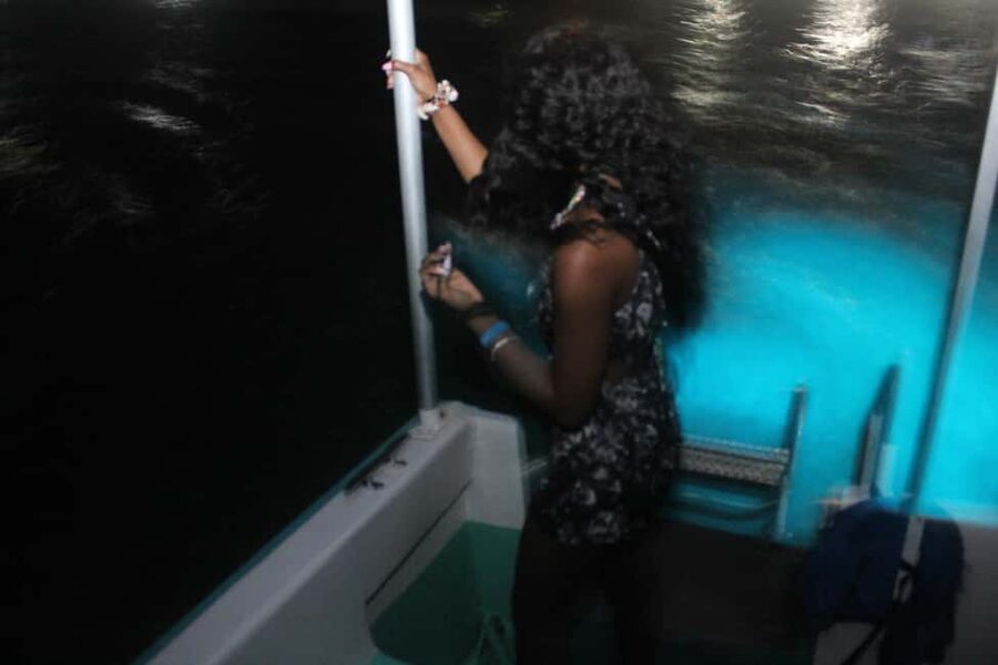 Montego Bay: Luminous Lagoon Evening Boat Tour - Watching fish leave trails of blue light