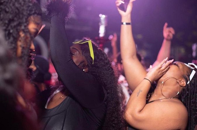 Montego Bay Night Out Lounge2727 Private and Customize Transfer - Drinks, food, and the open-bar contradiction