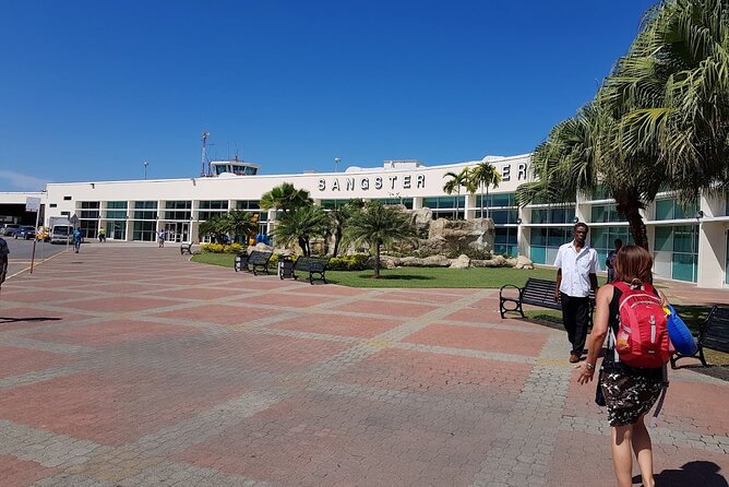 Montego Bay Ocean Coral Spring/Eden Bay Private Airport Transfer - Airport-to-resort service versus the return trip