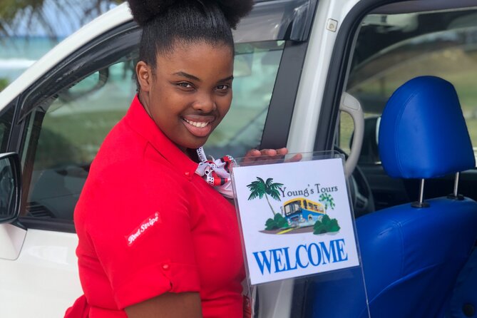Montego Bay Roundtrip Luxury Transfer with Lounge Access - What this Montego Bay package is trying to do