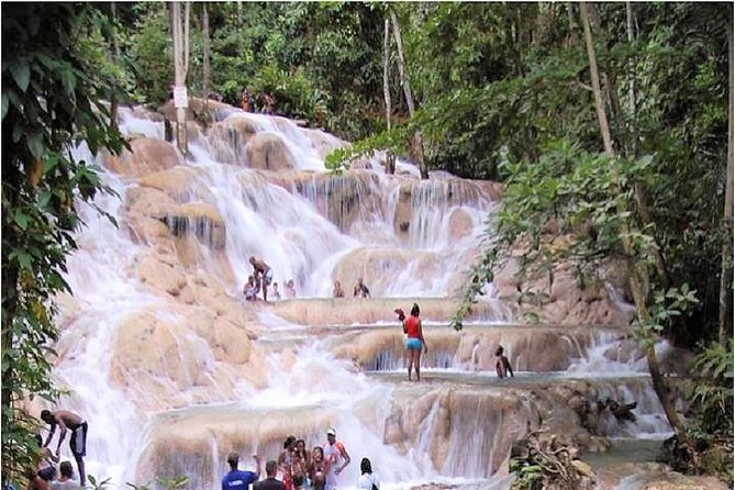 Montego Bay to Dunn's River Falls Half-Day Trip - Arriving at Dunn’s River Falls