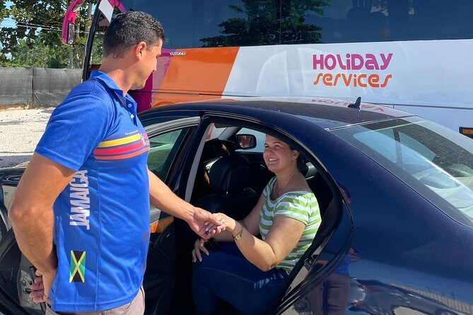 MontegoBay Airport to Ocho Rios: One way/Round Trip cheap Shuttle - What the ride is really like