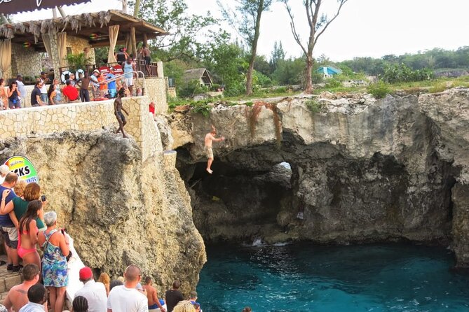 Negril Beach Break and Ricks Cafe - Montego Bay Cruise Port - Why Negril works as a day trip from Montego Bay