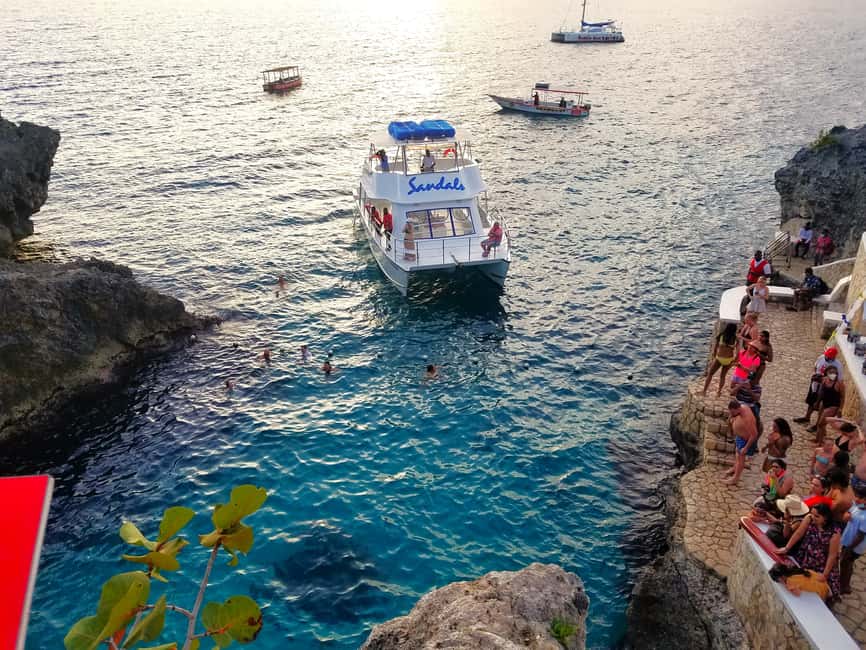 Negril Beach Experience & Rick's Cafe from Montego Bay - What makes Negril’s seven-mile beach special