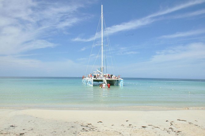 Negril Highlights Catamaran Cruise With Stop At Margaritaville - What the open bar and food service really include
